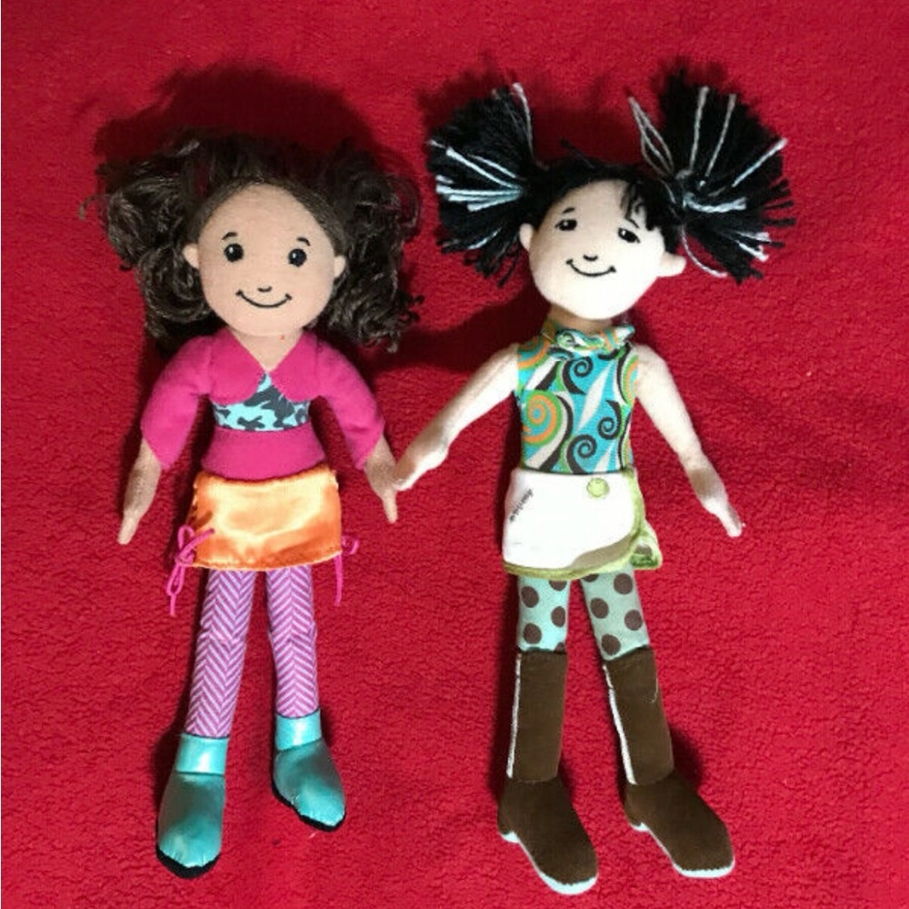 Manhattan Toys Groovy girl minis 9” Yvette and Oki
